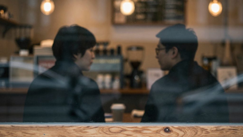 영어 스피킹 연습: 앱 vs 대화 파트너, 어떤 게 더 효과적일까?
